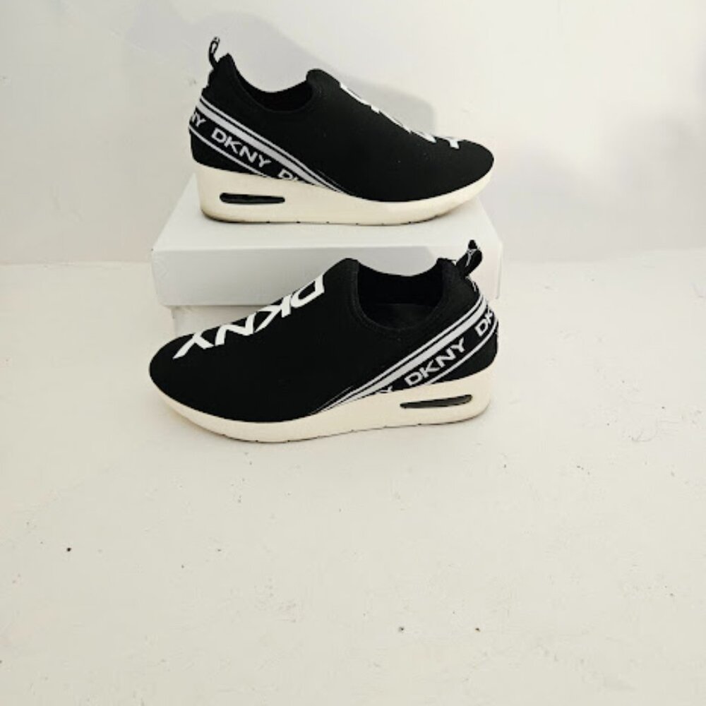 DKNY Women’s Fashion Fabric Wedge Sneakers  Black and White Size 9